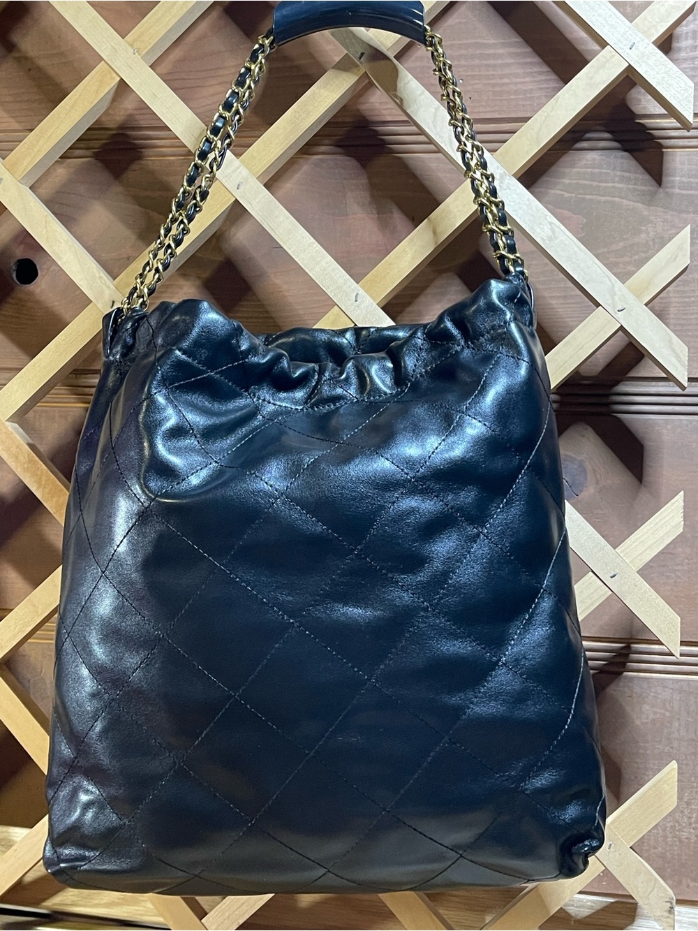 Very Spacious 2 Pc Large Quilted “ Puffer “ Tote / No Brand Name / 15”T x 14” W